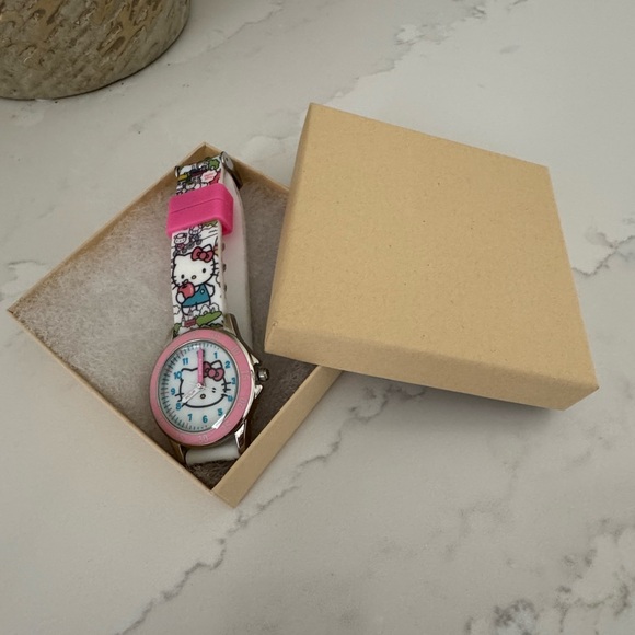 Kids Watch, Hello Kitty Pink Kids Watch - Cute Character Strap NEW!  Never worn - Picture 5 of 5